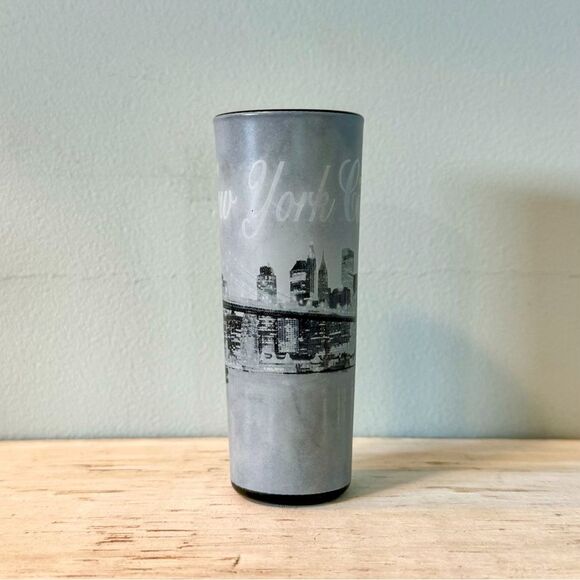 New York City 4 Inch Shot Glass | B&W Skyline Souvenir Collectible Barware - Picture 2 of 3